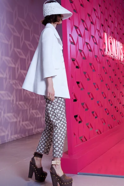 Look 4